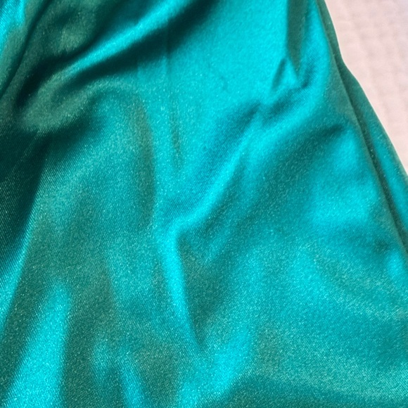 Cinderella Divine Emerald Gown
Straps have been added,can be easily removed. - Picture 5 of 7